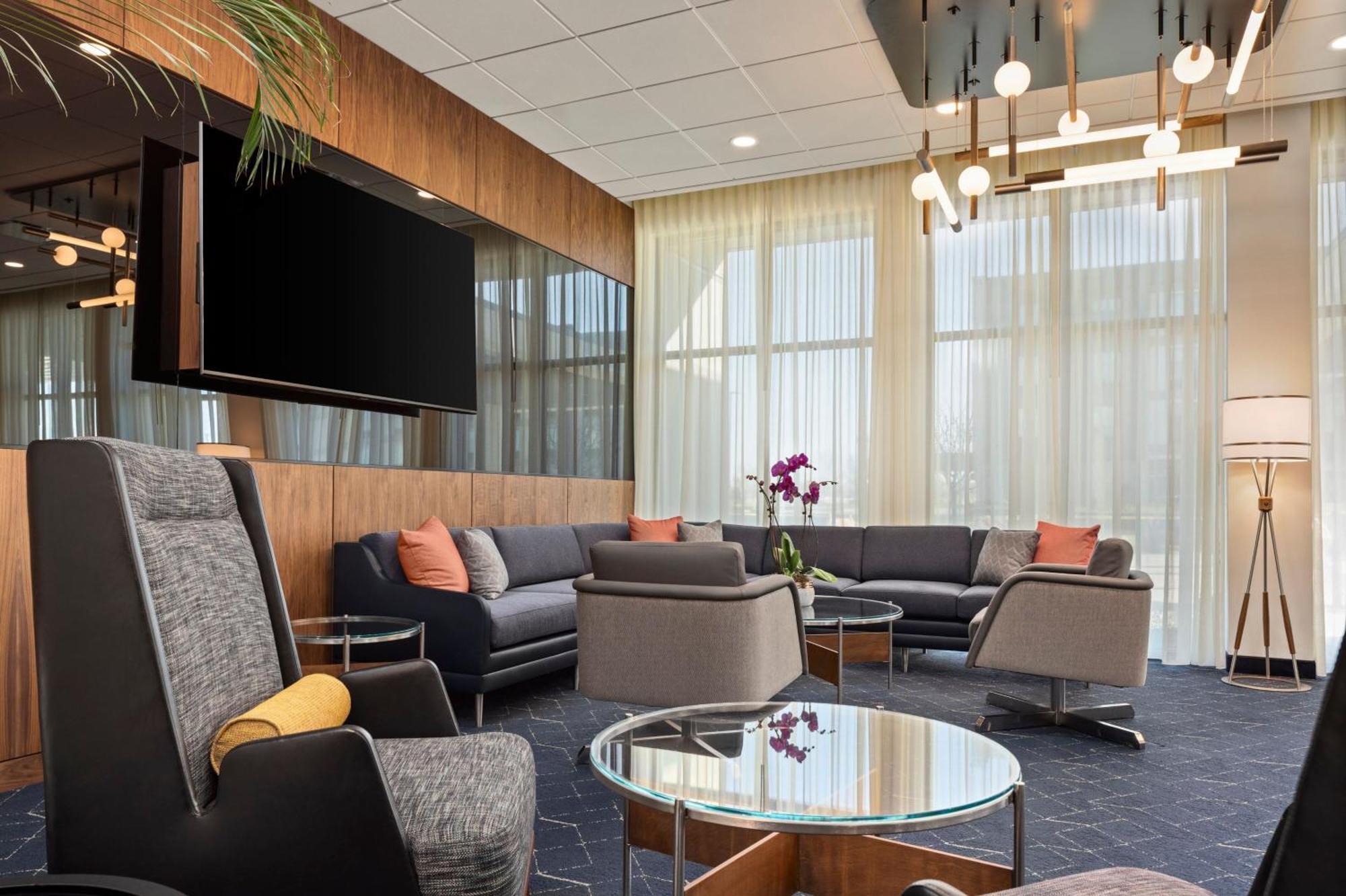 Courtyard By Marriott Bettendorf Eksteriør billede